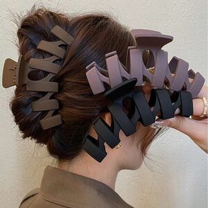 💋NWT Elegant Black and Brown Hair Claw Clips